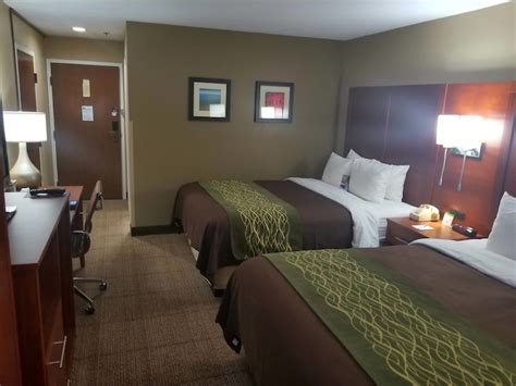 Comfort Inn & Suites Reviews, Deals & Photos 2024 .